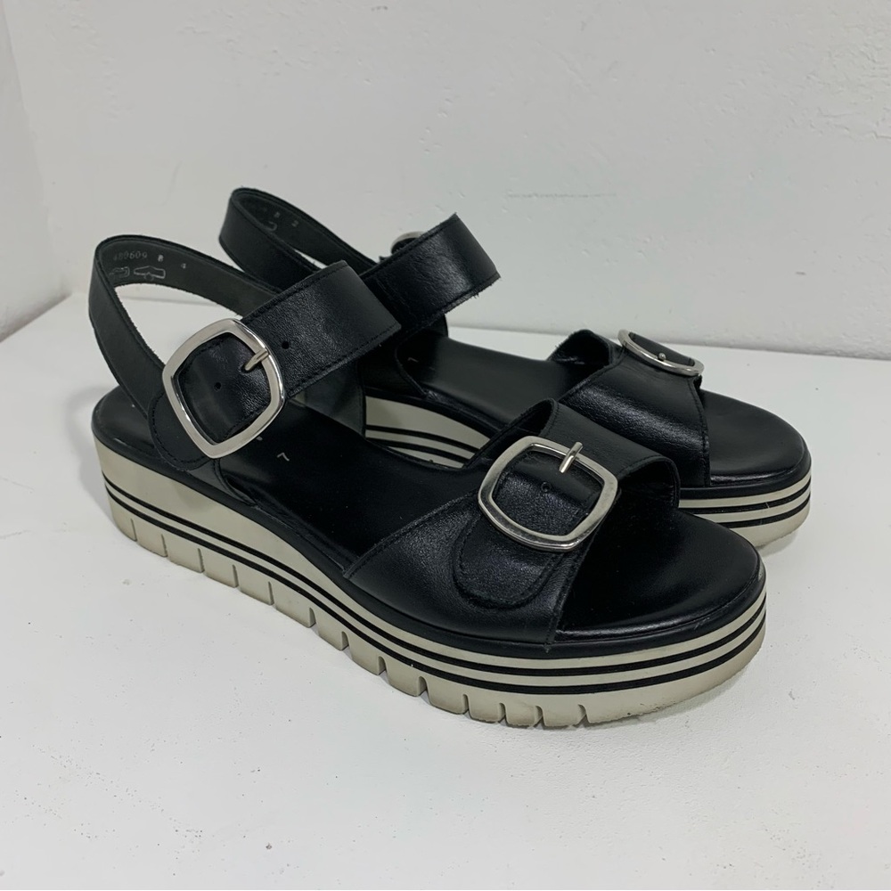 Gabor Strap Leather platform Sandal Black white. Size 9.5 US, 7 UK, and 40 EU